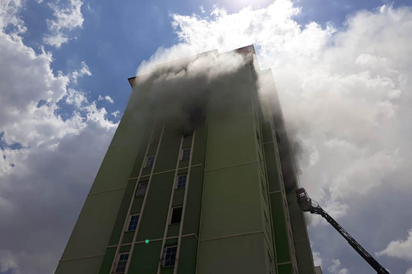 Gaziantep'te apartmanda çıkan yangında 16 kişi dumandan etkilendi